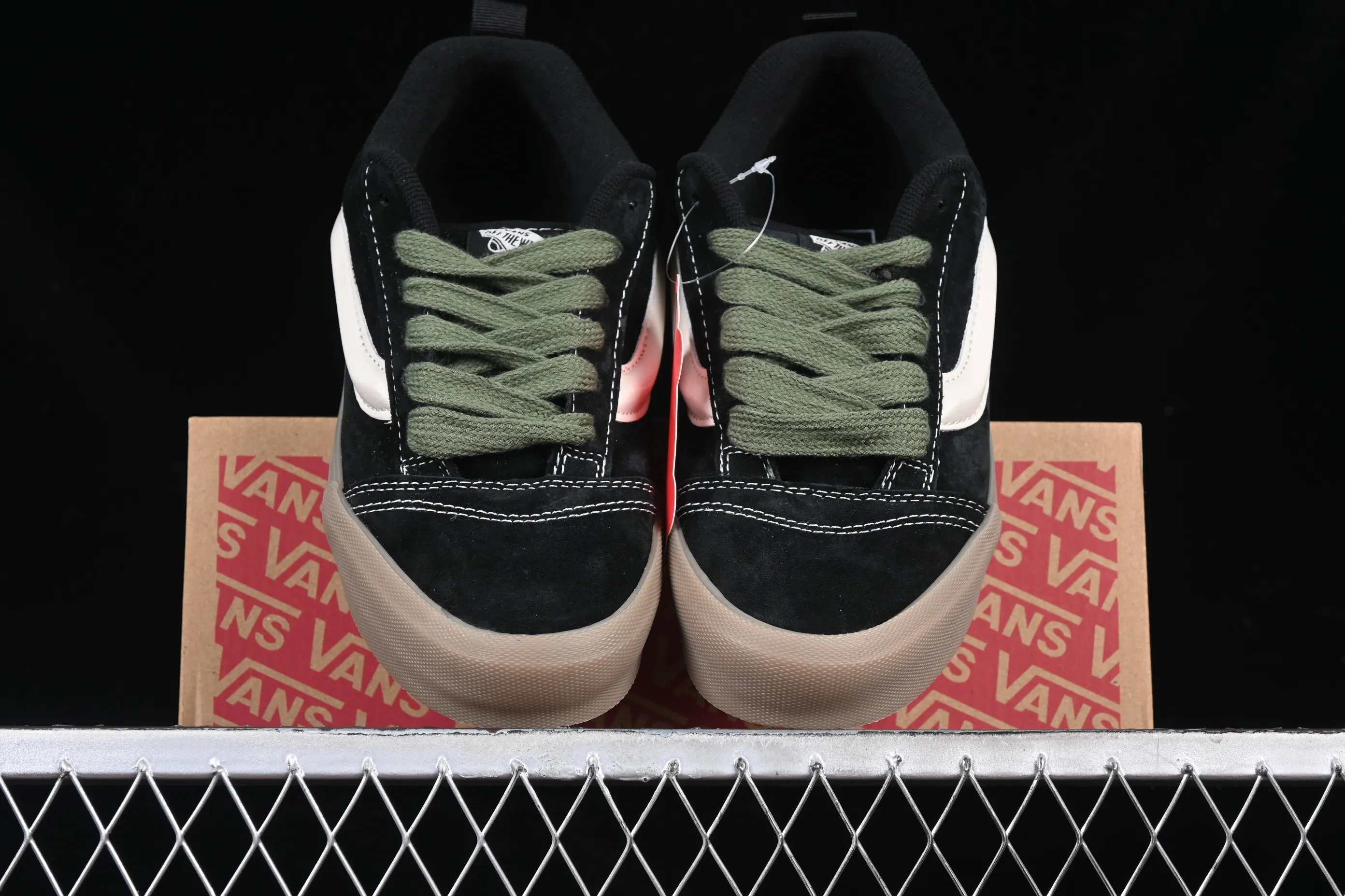 All categories Vans Vans series Vans Low Vans low-top Vans Knu Skool Vans low-top retro casual vulcanized bread shoes VN0009QCB9M